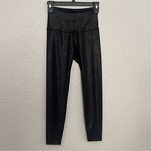 Beyond Yoga black snake skin print leggings size XS